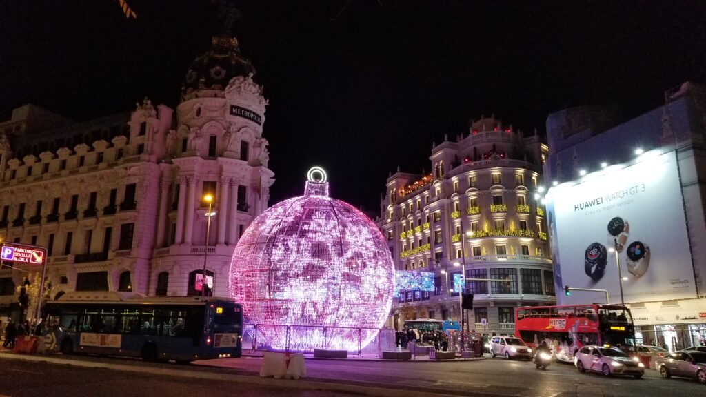Luces de Navidad en Madrid Bola Gran Vía